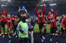 英雄联盟-AC米兰集结日状态回暖，志在CBA季后赛名次提升，更衣室稳定，更衣室氛围转暖(ac米兰最新消息)