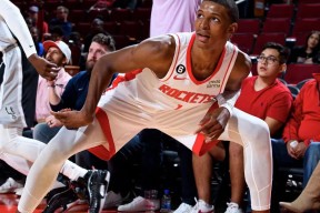 lol视频攻略-休斯敦火箭今夜主帅复盘，志在德甲名次提升，信心回归，轮换策略成焦点(足坛最新转会一览表)